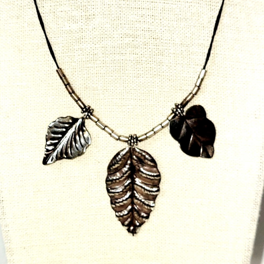 Leaves Necklace, Sterling Silver Adjustable Length EUC